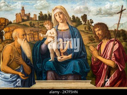 ©Active Museu/MAXPPP - ActiveMuseum 0000969.jpg / La Vierge et l'Enfant avec Saint Jerome et Saint Jean le Baptiste, 1492 - Cima da Conegliano 1492 - / Cima da Conegliano / La Vierge et l'Enfant avec Saint Jerome et Saint Jean le Baptiste, 1492 - Cima d Active Museum / Le Pictorium Baby, Kind, Klippe, wolkiger Himmel, Kreuz, Hügel, Horizontal, Madonna, Mann, Natur, Gebet, Renaissance, Heiliger, Baum, Jungfrau und Kind, Frau, Jesus Christus, Maria (Mutter Jesu), Heiliger Hieronymus, Heiliger Johannes der Täufer, XV. Jahrhundert, Cima da Conegliano,? La Vierge et l'Enfant avec Saint Jerome et Saint Jean le Baptiste Stockfoto