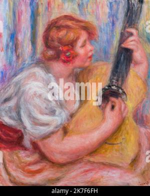 ©Active Museu/MAXPPP - ActiveMuseum 0001490.jpg / Femme avec une Guitare, 1918 - Pierre Auguste Renoir 1918 - / Pierre-Auguste Renoir (Auguste Renoir) / Peinture Active Museum / Le Pictorium Guitar ,Impressionismus ,Musik ,Musikinstrument ,Porträt ,Saiteninstrument ,Vertikal ,Frau ,20. Jahrhundert ,Pierre-Auguste Renoir (Auguste Renoir) ,Malerei , Stockfoto