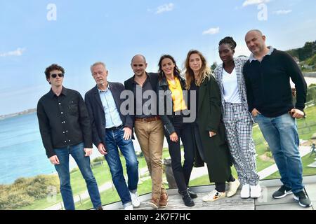 ©FRANCK CASTEL/MAXPPP - 32. Dinard British Film Festival - erster Tag. Die Jurymitglieder Eye Haidara, Paul Webster, Berenice Bejo, Mohamed Hamidi, Laura Smet, Jean des Forets, Finnegan Oldfield nehmen am 29. September 2021 am 1. Dinard British Film Festival 32. in Dinard, Frankreich, Teil. Stockfoto