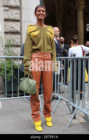 ©Pierre Teyssot/MAXPPP ; Gäste auf der Loewe Fashion Show SS 2022 Paris Fashion Week 2021 am 1. Oktober 2021 in Paris, Frankreich. Liya Kebede. â© Pierre Teyssot/Maxppp Stockfoto