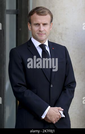 ©Sebastien Muylaert/MAXPPP - der französische Präsident Emmanuel Macron wartet im Elysée-Palast in Paris auf den Präsidenten Tadschikistans. 13.10.2021 Stockfoto