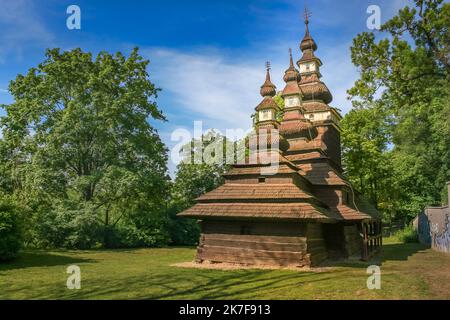 Russische alte hölzerne orthodoxe Kirche in Petrin Hügel, Prag, Tschechische Republik Stockfoto