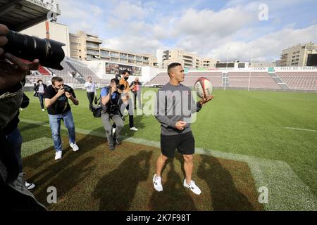 ©PHOTOPQR/NICE MATIN/Luc Boutria ; ; 15/10/2021 ; TOULON RUGBY RCT Conference et presentation du joueur CHESLIN COLBE - RUGBY RCT Conference and presentation of Player Cheslin Colbe. Stockfoto