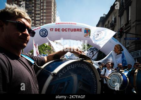 ©Alejo Manuel Avila/ Le Pictorium/MAXPPP - La CGT (Confederation generale du travail) A occupe le Monument au travail pour commandorer la Journee de la loyaute au General Peron. Stockfoto