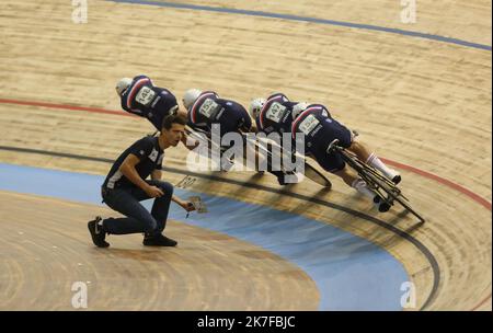©PHOTOPQR/LE COURRIER PICARD/HASLIN ; ROUBAIX ; 20/10/2021 ; Championnats du monde cyclisme sur Piste velodrome Jean stablinski STAB velodrome de Roubaix Steven Henry et l'equipe de France de oursuite par équipe hommes réalise le 2ème temps des qualifications avec Thomas Boudat Thomas Denis Valentin Tabellion et Benjamin Thomas Foto Fred HASLIN - die Weltmeisterschaften finden ab statt 20. Bis 24. Oktober 2021 Stockfoto