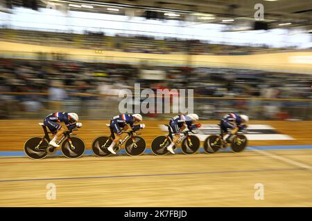 ©PHOTOPQR/LE COURRIER PICARD/HASLIN ; ROUBAIX ; 20/10/2021 ; Championnats du monde cyclisme sur Piste velodrome Jean Stablinski STAB velodrome de Roubaix L'equipe de France de poursuite par équipe hommes réalise le 2ème temps des qualifications avec Thomas Boudat Thomas Denis Valentin Tabellion et Benjamin Thomas Foto Fred HASLIN - die Weltmeisterschaften finden von 20 bis 24 statt Oktober 2021 Stockfoto