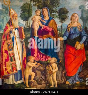 ©Active Museu/MAXPPP - ActiveMuseum 0006576.jpg / La Vierge a l'Enfant entre sainte Marguerite et Saint Augustin, Avec deux petits anges musiciens 1507 - / Bernardo Luini / Peinture Active Museum / Le Pictorium Cherub ,Kreuz ,Waldlandschaft ,Gruppenportrait ,Musiker ,Fels (Stein) ,Heilige ,sitzende Frauen ,Quadrat ,Jungfrau Maria ,Frau und Kind ,Jesus von Nazareth ,Marguerite ,Maria (Mutter Jesu) ,Heiliger Augustinus ,16. Jahrhundert ,Bernardo Luini ,Malerei , Stockfoto