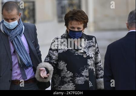 ©Julien Mattia / Le Pictorium/MAXPPP - La Ministre de la Culture, Roselyne Bachelot en sortie du Conseil des Ministres, au Palais de l'Elysee le 03 novembre 2021. Stockfoto