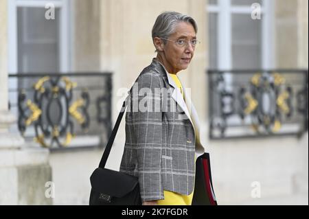 ©Julien Mattia / Le Pictorium/MAXPPP - Mme Elisabeth BORNE, Ministre du Travail, de l'Emploi et de l'Insertion en sortie du Conseil des Ministres, au Palais de l'Elysee le 03 novembre 2021. Stockfoto