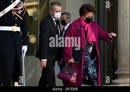 ©Julien Mattia / Le Pictorium/MAXPPP - La Ministre de la Culture, Roselyne Bachelot en sortie du Conseil des Ministres, au Palais de l'Elysee le 10 novembre 2021. Stockfoto