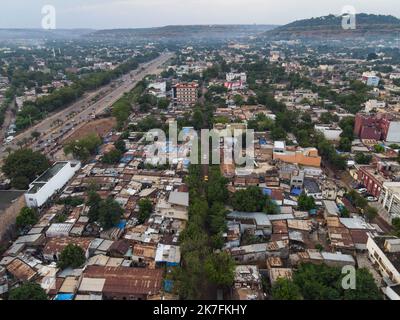 ©Nicolas Remene / Le Pictorium/MAXPPP - Vue eyrienne de l'Urbanisation d'un quartier de Bamako au Mali le 23 octobre 2021. Stockfoto