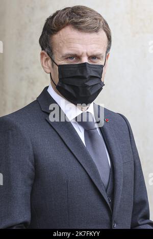 ©Sebastien Muylaert/MAXPPP - Frankreichs Präsident Emmanuel Macron, bevor er den ghanaischen Präsidenten im Elysee-Präsidentenpalast in Paris begrüßt hat. 17.11.2021 Stockfoto