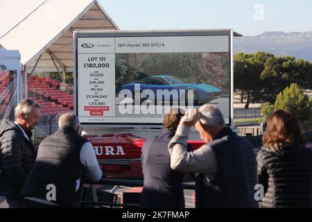 ©PHOTOPQR/NICE MATIN/Luc Boutria ; ; 19/11/2021 ; AU CIRCUIT DU CASTELLET LA VENTE DE VOITURE DE LUXE DE CHEIZ SOTHEBYS Le Castellet, Frankreich Nov 19. 2021. Circuit du Castellet : Oldtimer-Auktion organisiert von SOTHEBY'S. Stockfoto