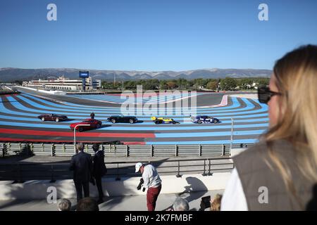 ©PHOTOPQR/NICE MATIN/Luc Boutria ; ; 19/11/2021 ; AU CIRCUIT DU CASTELLET LA VENTE DE VOITURE DE LUXE DE CHEIZ SOTHEBYS Le Castellet, Frankreich Nov 19. 2021. Circuit du Castellet : Oldtimer-Auktion organisiert von SOTHEBY'S. Stockfoto