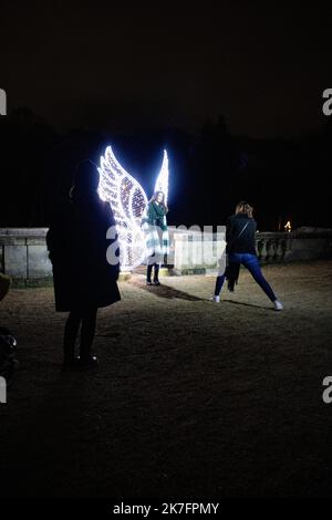 ©Maryne Djouri / Le Pictorium/MAXPPP - Maryne Djouri / Le Pictorium - 25/11/2021 - Frankreich / Ile-de-France / Ile-de-France - Les eclairages de Noel dans le domaine national de Saint-Cloud dans les Hauts de seine pour 'Lumiere en seine'. / 25/11/2021 - Frankreich / Ile-de-France (Region) / Ile-de-France (Region) - Weihnachtslichter im nationalen Gebiet von Saint-Cloud im Hauts de seine für 'Lumiere en seine'. Stockfoto