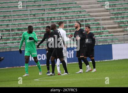 Thierry Larret/MAXPPP. Football Ligue 1 Uber Isst. Association Sportive de Saint-Etienne gegen Paris Saint Germain. Le 28 novembre 2021, Stade Geoffroy-Guichard, Saint-Etienne (42). Stockfoto