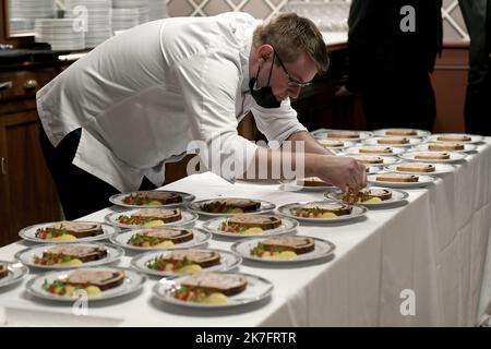 ©PHOTOPQR/LE PROGRES/Joël PHILIPPON - Collonges-au-Mont-d'Or 29/11/2021 - pâté croute championnat du monde. 29. November 2021 -Championnat du monde de pâté croute 2021. - Collonges au Mont d'Or, Frankreich, november 29. 2021 . Französische Gastronomie. Weltmeisterschaft Pâté Croute Stockfoto