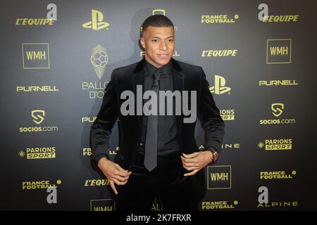 ©PHOTOPQR/LE PARISIEN/Fred Dugit ; Paris ; 29/11/2021 ; Sport Théâtre du Chatelet (Paris 1er), le 29 novembre 2021 Cérémonie du Ballon d'Or Kylian Mbappé Photo LP / Fred Dugit Stockfoto