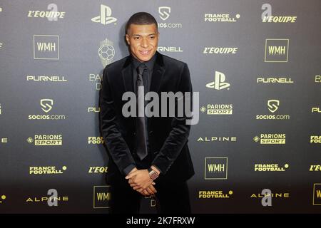 ©PHOTOPQR/LE PARISIEN/Fred Dugit ; Paris ; 29/11/2021 ; Sport Théâtre du Chatelet (Paris 1er), le 29 novembre 2021 Cérémonie du Ballon d'Or Kylian Mbappé Photo LP / Fred Dugit Stockfoto