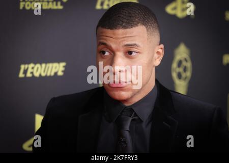 ©PHOTOPQR/LE PARISIEN/Fred Dugit ; Paris ; 29/11/2021 ; Sport Théâtre du Chatelet (Paris 1er), le 29 novembre 2021 Cérémonie du Ballon d'Or Kylian Mbappé Photo LP / Fred Dugit Stockfoto