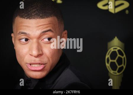 ©PHOTOPQR/LE PARISIEN/Fred Dugit ; Paris ; 29/11/2021 ; Sport Théâtre du Chatelet (Paris 1er), le 29 novembre 2021 Cérémonie du Ballon d'Or Kylian Mbappé Photo LP / Fred Dugit Stockfoto