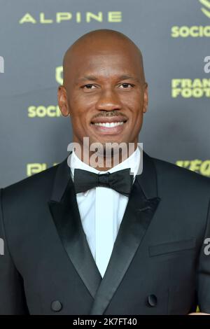 ©FRANCK CASTEL/MAXPPP - Ballon D oder Photocall im Theater Du Chatelet in Paris PARIS, FRANKREICH NOVEMBER 29 Didier Drogba nimmt am 29. November 2021 am Ballon D oder Photocall im Theater du Chatelet in Paris, Frankreich, Teil. Stockfoto