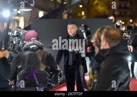 ©FRANCK CASTEL/MAXPPP - Ballon D oder Photocall im Theater Du Chatelet in Paris PARIS, FRANKREICH NOVEMBER 29 Kylian Mbappe nimmt am 29. November 2021 am Ballon D oder Photocall im Theater du Chatelet in Paris, Frankreich, Teil. Stockfoto