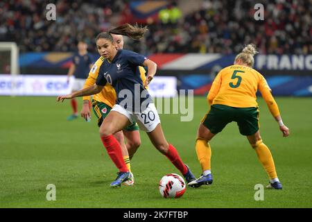 ©PHOTOPQR/OUEST FRANKREICH/Vincent Michel / Ouest-France ; Guingamp ; 01/12/2021 ; Fußball Féminin - FRANKREICH / PAYS de GALLES - Qualifications pour le Mondial 2023 - 30.11.2021 - Guingamp Delphine Cascarino / Frankreich Foto Vincent Michel / Ouest-France Stockfoto