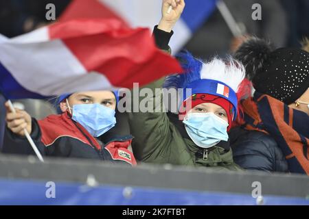 ©PHOTOPQR/OUEST FRANKREICH/Vincent Michel / Ouest-France ; Guingamp ; 30/11/2021 ; Fußball Féminin - FRANKREICH / PAYS de GALLES - Qualifications pour le Mondial 2023 - 30.11.2021 - Guingamp Supporters Foto Vincent Michel / Ouest-France Stockfoto