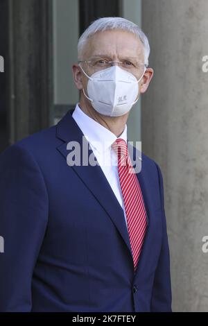 ©Sebastien Muylaert/MAXPPP – der lettische Premierminister Krisjanis Karins vor ihrem Arbeitsessen im Präsidentenpalast Elysee in Paris, Frankreich. 01.12.2021 Stockfoto