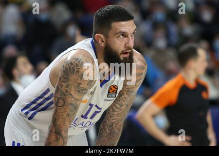 ©Laurent Lairys/MAXPPP - Vincent Poirier von Real Madrid während des Euroleague-Basketballspiels von Turkish Airlines zwischen Real Madrid und Maccabi Playtika Tel Aviv am 2. Dezember 2021 im Wizink Center in Madrid, Spanien - Foto Laurent Lairys / MAXPPP Stockfoto