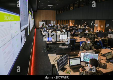 ©PHOTOPQR/LE PROGRES/Joël PHILIPPON - Poleymieux-au-Mont-d'Or 03/12/2021 - CAPCO. Base Aérienne Mt Verdun. Lyon 3. Dezember 2021 - war Room du CAPCO. Centre air de planification et de conduite des opérations, NRF Force de réaction rapide de l'OTAN. Exerceice d'évaluation standhaft Jackal de la capacité de conduite des opérations aériennes du FRA JFAC au sein d'une opération interarmées de l'OTAN. Basis Aérienne 942 Lyon Mont-Verdun. - Luftwaffenstützpunkt Mt Verdun. Lyon 3. Dezember 2021 -CAPCO war Room. Air Planning and Operations Center, NRF NATO Rapid Reaction Force Stockfoto