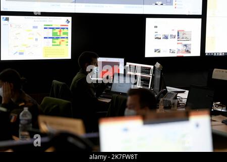 ©PHOTOPQR/LE PROGRES/Joël PHILIPPON - Poleymieux-au-Mont-d'Or 03/12/2021 - CAPCO. Base Aérienne Mt Verdun. Lyon 3. Dezember 2021 - war Room du CAPCO. Centre air de planification et de conduite des opérations, NRF Force de réaction rapide de l'OTAN. Exerceice d'évaluation standhaft Jackal de la capacité de conduite des opérations aériennes du FRA JFAC au sein d'une opération interarmées de l'OTAN. Basis Aérienne 942 Lyon Mont-Verdun. - Luftwaffenstützpunkt Mt Verdun. Lyon 3. Dezember 2021 -CAPCO war Room. Air Planning and Operations Center, NRF NATO Rapid Reaction Force Stockfoto