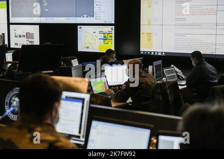 ©PHOTOPQR/LE PROGRES/Joël PHILIPPON - Poleymieux-au-Mont-d'Or 03/12/2021 - CAPCO. Base Aérienne Mt Verdun. Lyon 3. Dezember 2021 - war Room du CAPCO. Centre air de planification et de conduite des opérations, NRF Force de réaction rapide de l'OTAN. Exerceice d'évaluation standhaft Jackal de la capacité de conduite des opérations aériennes du FRA JFAC au sein d'une opération interarmées de l'OTAN. Basis Aérienne 942 Lyon Mont-Verdun. - Luftwaffenstützpunkt Mt Verdun. Lyon 3. Dezember 2021 -CAPCO war Room. Air Planning and Operations Center, NRF NATO Rapid Reaction Force Stockfoto