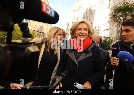 ©Francois Glories/MAXPPP - die Kandidatin von Les Républicains Valérie Pécresse beim Mittagessen in Nizza im Restaurant 'la petite Maison' mit Éric Ciotti (besiegte Kandidatin in der zweiten Runde der republikanischen Vorwahlen). Frankreich Nizza. Dezember 06 2021. Stockfoto