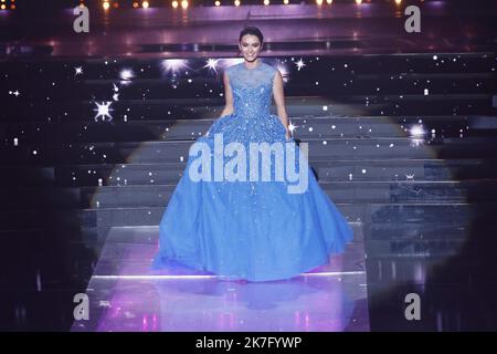 ©PHOTOPQR/LE PARISIEN/Fred Dugit ; Caen ; ; Kultur / Télévision Zénith de Caen (14), le 11 décembre 2021 Election de Miss France 2022 Photo LP / Frédéric Dugit Miss Ile de France, Diane Leyre Miss France 2022 Wahlzeremonie Stockfoto