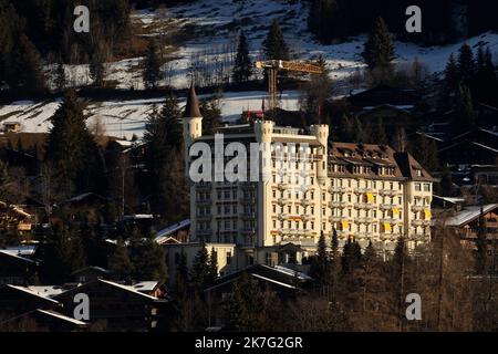 ©francois Glories/MAXPPP - 5* Gstaad Palace Hotel mit malerischem Blick auf die Schweizer Alpen und einem Traum-Spa aus dem Jahr 1913 befindet sich dieses saisonale Luxushotel in einem Türmchen-Gebäude mit Bergblick. Der internationale Jetset besucht regelmäßig Es liegt hoch über dem berühmten Skigebiet Gstaad Schweiz. Januar 01 2022. Stockfoto