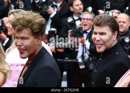 ©Pierre Teyssot/MAXPPP ; FILEBILD - Cannes Film Festival 2018 - Ausgabe 71. - Tag 8 - Mai 15 in Cannes, am 15. Mai 2018; Vorführung von „Solo: A Star Wars Story; Grichka Bogdanoff ist am 28.. Dezember 201 im Alter von 72 Jahren in Paris gestorben, wahrscheinlich an Covid-19. Auf dem roten Teppich, posiert für den Fotografen Grichka Bogdanoff (rechts) und verließ seinen Bruder Igor Bogdanoff. â© Pierre Teyssot/Maxppp Stockfoto