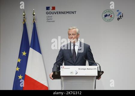 ©Sebastien Muylaert/MAXPPP - Bruno Le Maire Ministre de l'economie, des finances et de la Relance lors d'un Point d'etape de la Strategie Nation ETI (entreprise de taille intermediaire) au ministere de l'economie a Bercy. Paris, 05.01.2022 - 2022/01/05. Bruno Le Maire Minister für Wirtschaft, Finanzen und Erholung Stockfoto