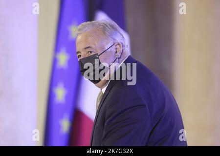 ©Sebastien Muylaert/MAXPPP - der französische Senatspräsident Gerard Larcher kommt zu einem Treffen mit Mitgliedern der Europäischen kommission und dem französischen Präsidenten im Elysee-Palast, als Frankreich am 1. Januar 2022 die rotierende EU-Präsidentschaft übernahm. Paris, 06.01.2022 Stockfoto