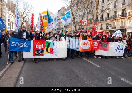 ©Laurent Paillier / Le Pictorium/MAXPPP - Laurent Paillier / Le Pictorium - 13/1/2022 - Frankreich / Paris - Les enseignants sont en colere et protestent en nombre jeudi 13 janvier contre la 'pagaille' provquee par la multiplication des protocoles sanitaires. Le Ministre Jean-Michel Blanquer cible principale des mecontentements des personals de l'Education. / 13/1/2022 - Frankreich / Paris - die Lehrer sind wütend und protestieren am Donnerstag, den 13. Januar, gegen die "Größe", die durch die Vervielfachung von Gesundheitsprotokollen verursacht wird. Minister Jean-Michel Blanquer ist das Hauptanliegen der Unzufriedenheit unter ed Stockfoto