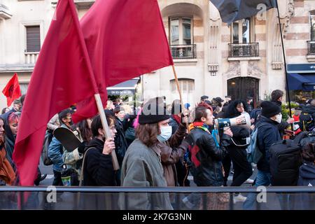 ©Laurent Paillier / Le Pictorium/MAXPPP - Laurent Paillier / Le Pictorium - 13/1/2022 - Frankreich / Paris - Les enseignants sont en colere et protestent en nombre jeudi 13 janvier contre la 'pagaille' provquee par la multiplication des protocoles sanitaires. Le Ministre Jean-Michel Blanquer cible principale des mecontentements des personals de l'Education. / 13/1/2022 - Frankreich / Paris - die Lehrer sind wütend und protestieren am Donnerstag, den 13. Januar, gegen die "Größe", die durch die Vervielfachung von Gesundheitsprotokollen verursacht wird. Minister Jean-Michel Blanquer ist das Hauptanliegen der Unzufriedenheit unter ed Stockfoto