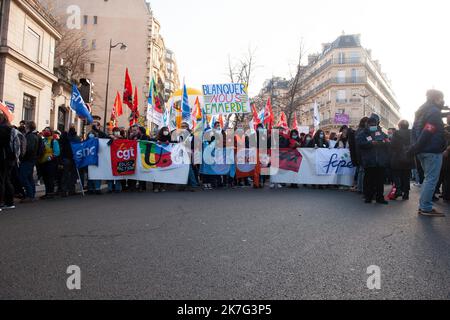 ©Laurent Paillier / Le Pictorium/MAXPPP - Laurent Paillier / Le Pictorium - 13/1/2022 - Frankreich / Paris - Unite des syndicats Les enseignants sont en colere et protestent en nombre jeudi 13 janvier contre la 'pagaille' provquee par la multiplication des protocoles sanitaires. Le Ministre Jean-Michel Blanquer cible principale des mecontentements des personals de l'Education. / 13/1/2022 - Frankreich / Paris - Union Unit die Lehrer sind wütend und protestieren am Donnerstag, den 13. Januar, gegen den "Mess", der durch die Vervielfachung von Gesundheitsprotokollen verursacht wurde. Minister Jean-Michel Blanquer ist die Hauptta Stockfoto