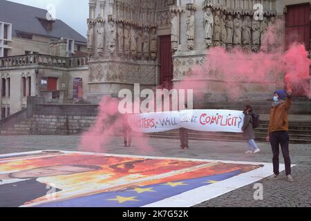 ©PHOTOPQR/LE COURRIER PICARD/Manon Cruz ; Amiens ; 20/01/2022 ; Europe - Ecologie - Manifestation en marge de la Reunion des ministres europeens a l'environnement et a l'energie a Megacite a Amiens par BarbaraPompili Ministre Francaise de la transition ecologique . Amiens, Frankreich, 20. 2022. januar Demonstration während des Treffens der europäischen Umwelt- und Energieminister in Megacite in Amiens durch BarbaraPompili, den französischen Minister für ökologischen Wandel. Stockfoto