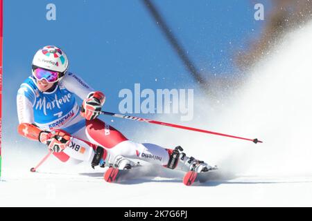 ©Pierre Teyssot/MAXPPP ; Audi FIS Ski World Cup Damen Riesenslalom am Kronplatz, Italien am 25. Januar 2022. Letzte Damen Alpine Ski Ladies Rennen vor den Olympischen Winterspielen in Peking 2022. Beim ersten Lauf in Aktion, Michelle Gisin (SUI). â© Pierre Teyssot/Maxppp Stockfoto