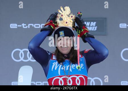 ©Pierre Teyssot/MAXPPP ; Audi FIS Ski World Cup Damen Riesenslalom am Kronplatz, Italien am 25. Januar 2022. Letzte Damen Ski Alpin Damen GS vor den Olympischen Winterspielen 2022 in Peking. Sara Hector (SWE). â© Pierre Teyssot/Maxppp Stockfoto