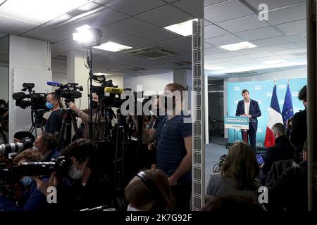 ©Sebastien Muylaert/MAXPPP - Yannick Jadot kandidierte für Europa Ökologie Les Verts ( EELV ) a la presidentielle 2022 presente son Program de campagne. Paris, 02.02.2022 - PARIS: Präsentation des Präsidentenprogramms der französischen Grünen am 2. februar 2022 Stockfoto