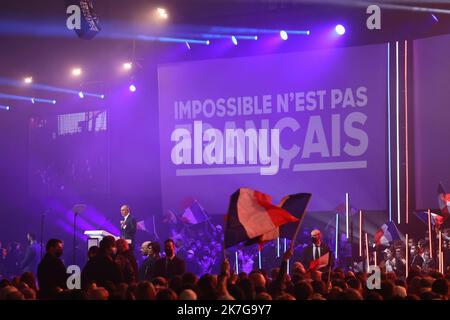 ©PHOTOPQR/LE PARISIEN/LP / Arnaud Journois ; LILLE ; 05/02/2022 ; ELECTION PRESIDENTIELLE 2022 , MEETING DE CAMPAGNE DU CANDIDAT ERIC ZEMMOUR A LILLE GRAND PALAIS - französischer Kandidat für die französischen Wahlen Eric Zemmour. Stockfoto