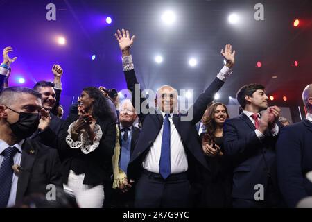 ©PHOTOPQR/LE PARISIEN/LP / Arnaud Journois ; LILLE ; 05/02/2022 ; ELECTION PRESIDENTIELLE 2022 , MEETING DE CAMPAGNE DU CANDIDAT ERIC ZEMMOUR A LILLE GRAND PALAIS - französischer Kandidat für die französischen Wahlen Eric Zemmour. Stockfoto