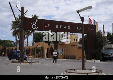 ©PHOTOPQR/L'INDEPENDANT/NICOLAS PARENT ; CANET EN ROUSSILLON ; 29/06/2017 ; CONTROLE DES SERVICES DE L'ETAT AU CAMPING LE BRAZILIA A CANET * ARCHIV * 08/02/2022 La Belle histoire : le patron du Brasilia refuse les 40 Millions d'un fonds de Pension et préfère léguer son camping à une Fondation. Roger Pla, le Patron et fils des fondateurs du Brasilia, crée une fondation pour s'assurer que les valeurs de ce camping historique de Canet-en-Roussillon perdureront même après son départ. - Canet en Roussillon, Südwestfrankreich, reicht eine Immobilie ein, die auf 40 Millionen Euro geschätzt wird, Stockfoto